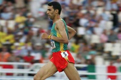 Hicham El Guerrouj advances to the 1500m semi finals (Getty Images)