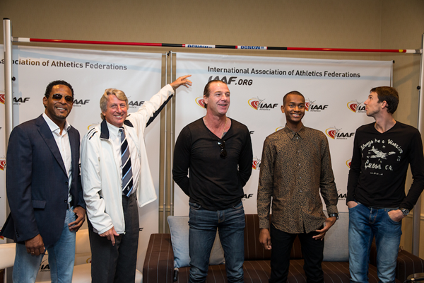 High Jumper SPIKES ()