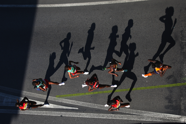 Road race spikes ()
