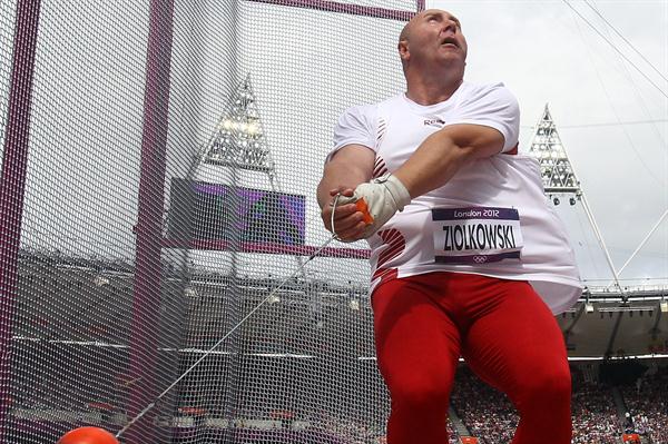Szymon Ziolkowski of Poland competes during the Men's Hammer Throw qualification on Day 7 of the London 2012 Olympic Games at Olympic Stadium on August 3, 2012 (Getty Images)