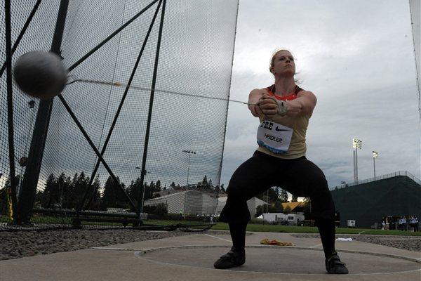 Betty Heidler throwing in Eugene (Kirby Lee - Image of Sport)