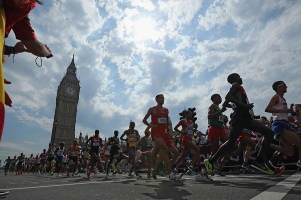 Competitors take part in the men's Marathon of the London 2012 Olympic Games on August 12, 2012 2 (Getty Images)