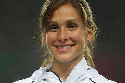 Kara Goucher with her 10,000m bronze medal (Getty Images)