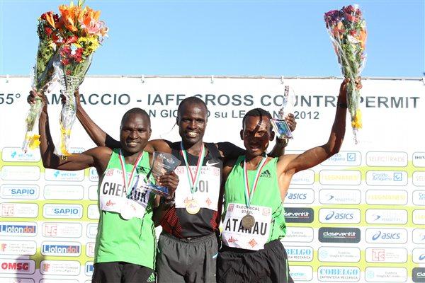Campaccio men's podium: runner-up Vincent Chepkok, winner Edwin Soi, third-placer Kinde Atanau (Giancarlo Colombo/FIDAL)