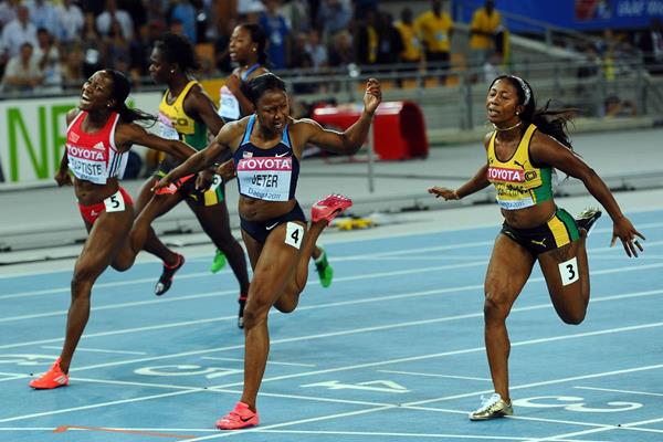 Carmelita Jeter winning gold in the women's 100m final (Getty Images)