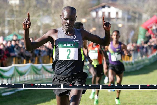 Mark Kiptoo wins the men's race at the Amorebieta XC (Unai Sasuátegi)