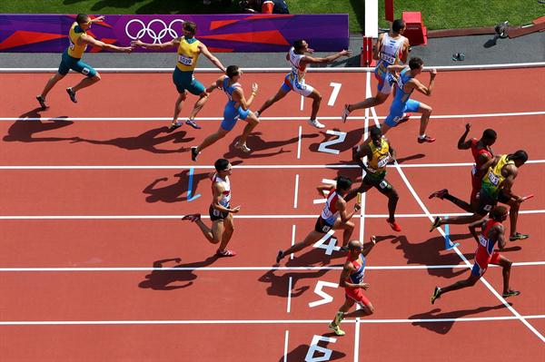 Baton handover from 2nd to 3rd leg during the Men's 4 x 400m Relay Round 1 heats of the London 2012 Olympic Games on August 9, 2012 (Getty Images)