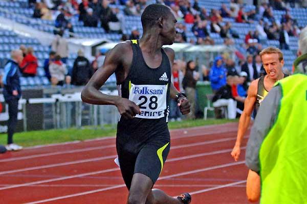 David Rudisha (KEN) wins 800m, and looks back to see Webb and Heshko in his wake in Malmö (Hasse Sjögren)