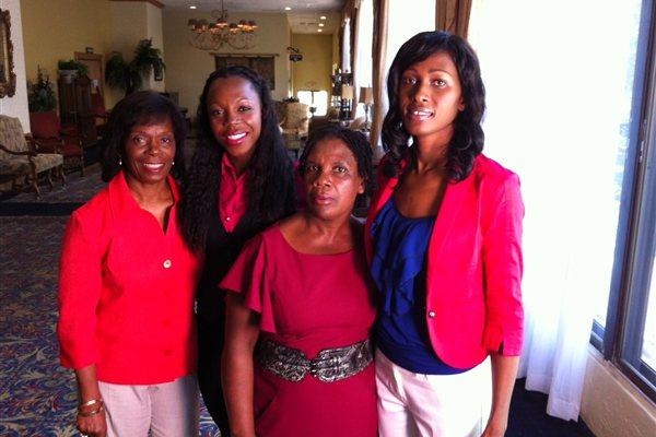 Veronica Campbell Brown relaxing with family and friends  (Omar Brown)