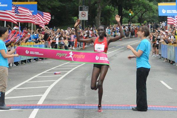 Linet Masai taking another victory at the New York mini 10Km (NYRR)