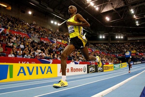 Mo Farah en route to smashing his own British 3000m record in Birmingham (Getty Images)