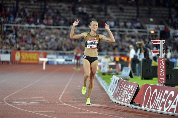 Yuliya Zaripova crosses for a new world season lead and meeting record in the 3000m Steeplechase in Stockholm (Deca Text & Bild)