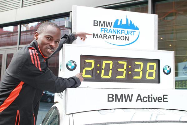 Patrick Makau in Frankfurt before the 2012 race (Victah Sailer)