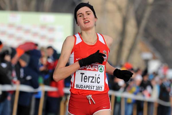 Amela Terzic wins the junior women's race at the European Cross Country Championships (Mark Shearman)