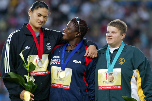 Valerie Adams 2002 ()