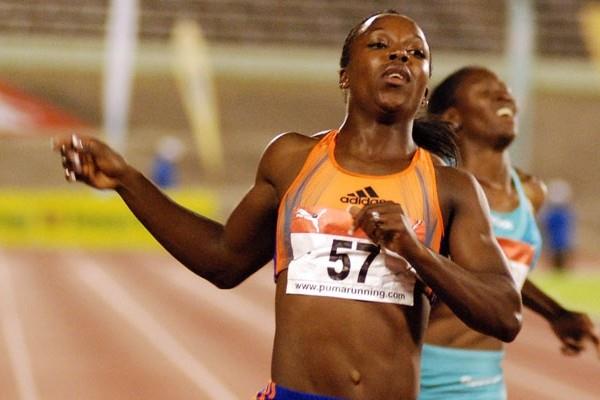 Veronica Campbell-Brown takes the 200m at the 2009 Jamaican Champs (Anthony Foster for the IAAF)