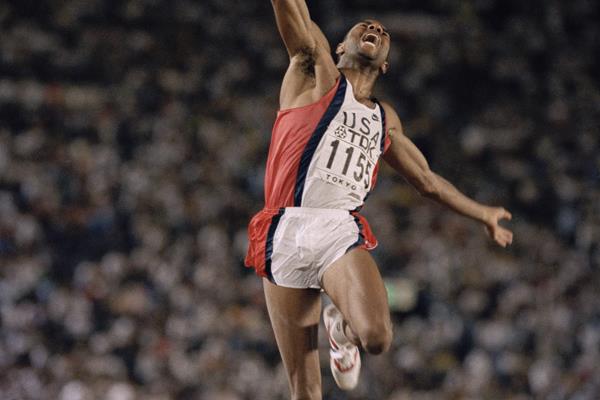 Mike Powell jumps 8.95m World record in Tokyo on 30 August 1991 (Getty Images)