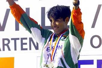 Bernardo Segura on the podium in Mezidon (© Allsport)