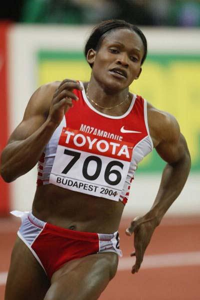 Maria Mutola (MOZ) impressive in the 800m heats (Getty Images)