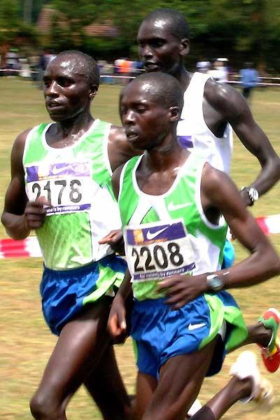Evans Cheruiyot (2178), Hosea Macharinyang (2208) and Robert Cheruiyot (behind) battle for control of the race in Eldoret (David Macharia)