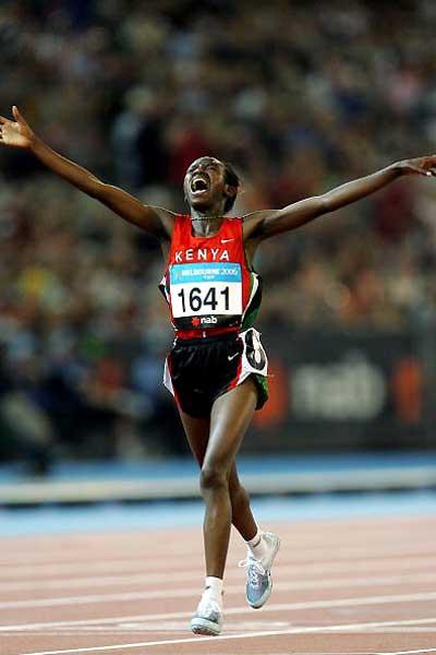Lucy Wangui (KEN) takes 10,000m gold - Melbourne (Getty Images)