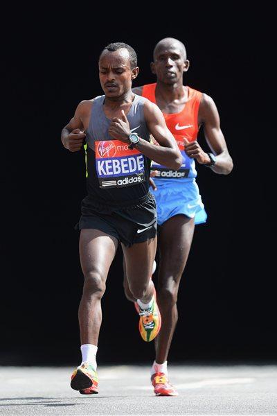 Tsegaye Kebede and Martin Lel in London. Lel outsprinted Kebede to finish second. (Getty Images)
