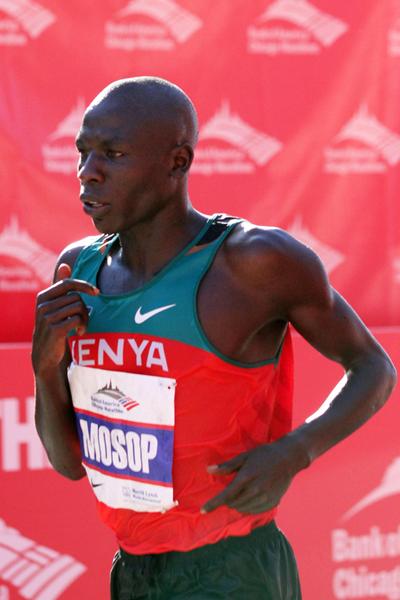 Moses Mosop of Kenya wins the Bank of America Chicago Marathon on October 9, 2011 (Tasos Katopodis/Getty Images)