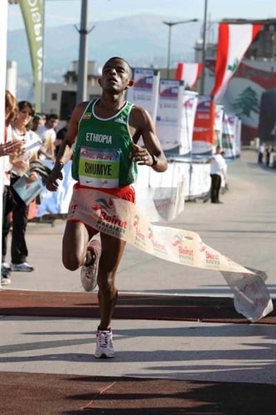 Alemayehu Shumye of Ethiopia wins the 2008 BLOM Beirut Marathon (LOC)