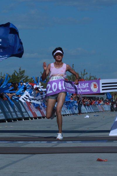 Wei Xiaojie takes a surprise victory in Beijing (Beijing Marathon organisers)