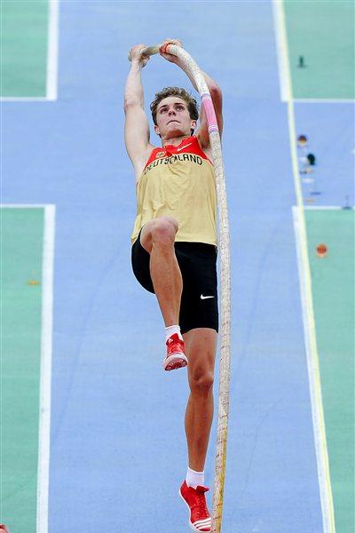 Jonas Efferoth of Germany competes during the Men's Pole Vault qualification round on the day one of the 14th IAAF World Junior Championships in Barcelona (Getty Images)