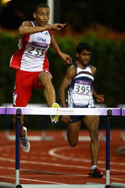 Norge Sotomayor of Cuba, 2009 World Youth champion, takes 400m Hurdles glory in Singapore (Getty Images)