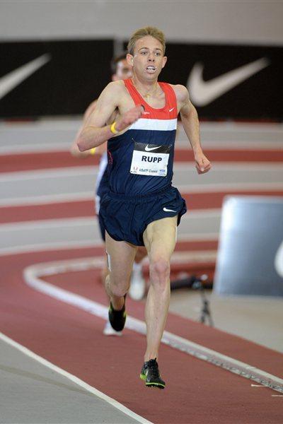Galen Rupp en route to a U.S. Two Mile record in Fayetteville (Kirby Lee)