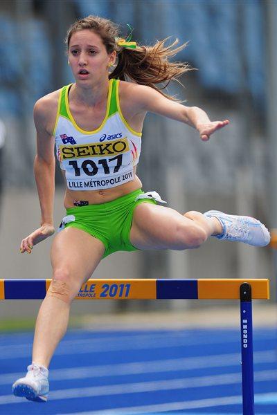 Sarah CARLI (AUS) during the Girls 400 metres hurdles semi final - Day two - WYC Lille 2011 (Getty Images)
