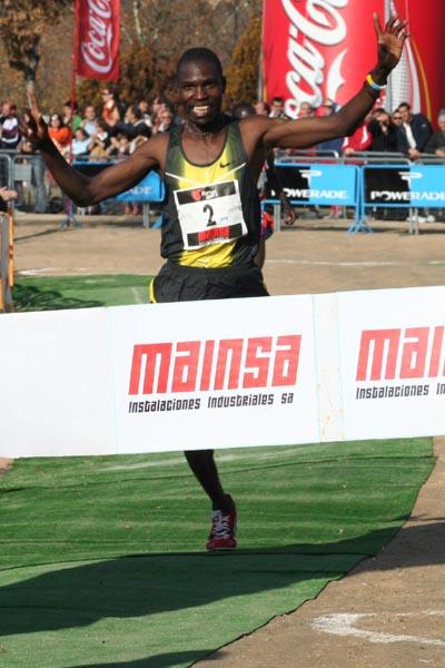A familiar site in Spain this autumn - Joseph Ebuya wins again, this time in Alcobendas (Pedro Velarde)