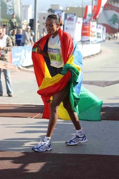 Alemtsehay Hailu of Ethiopia wins the women's race at the 2008 BLOM Beirut Marathon (LOC)