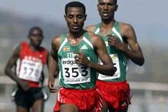 Kenenisa Bekele leads eventual bronze medallist Gebremariam (ETH) (Getty Images)