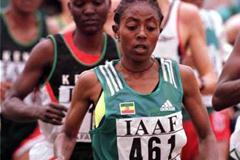 Gete Wami leads the pack (© Allsport)