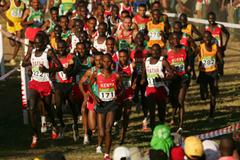 Zersenay Tadese and Kenenisa Bekele in the leading pack at the 2007 World Cross Country Championships in Mombasa, Kenya (Getty Images)