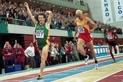 Rui Silva (POR) wins the 2001 World Indoor 1500m title (Getty Images)
