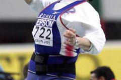 Lisbon 2001 Women's shot put final (© Allsport)