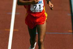 Ren Longyun (China) running in the marathon at the Osaka World Champs (Getty Images)
