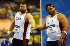 Reese Hoffa congratulates shot winner Christan Cantwell (Getty Images)
