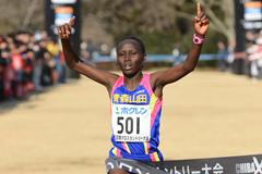 Kenya's Rosemary Wanjiru wins the women's race at the 2013 Chiba International Cross Country (Yohei Kamiyama - Agence SHOT)