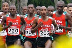 Isaac Songok (220) and Augustine Choge (206) lead the Kenyan short race squad in Fukuoka (AFP / Getty Images)