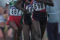 Kidane (back left) running  in Dublin at the World Cross Country Championships (Getty Images)