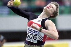 Lisbon 2001 Women's shot put final (© Allsport)