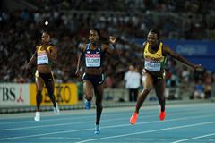 Veronica Campbell-Brown of Jamaica wins the women's 200 metres final ahead of Shalonda Solomon of the USA  (Getty Images)