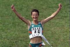 Sonia O'Sullivan winning at the 1998 World Cross Country Championships (Getty Images)