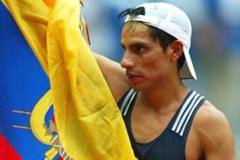 Jefferson Perez of Ecuador celebrates winning the men's 20km walk (Getty Images)