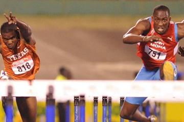 Hansle Parchment (r) on the way to his victory over Andrew Riley at Jamaican trials (Anthony Foster)